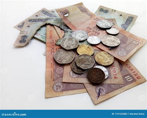 Demonetized Coins and Notes .
